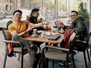 Ariel NOAH Santai Kulineran di Madrid hingga Amsterdam