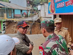 8 Jembatan di Wilayah Kabupaten Bogor Putus Akibat Luapan Sungai