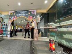 Beri Rasa Aman Saat Ramadan, Polisi Bojonegoro Patroli di Pusat Keramaian