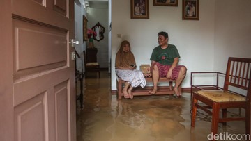 Jakarta Tenggelam di Bulan Suci: Banjir Kiriman Hantui Warga Saat Ramadan 