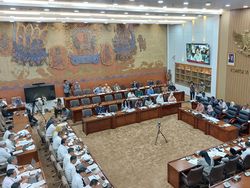 Bulog Lapor ke DPR Kondisi Stok Pangan Jelang Lebaran, Aman?