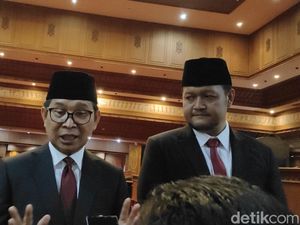 Adi Arnawa Ingin THR Rp 2 Juta per KK Dimulai Saat Idul Fitri-Galungan Adi Arnawa Ingin THR Rp 2 Juta per KK Dimulai Saat Idul Fitri-Galungan