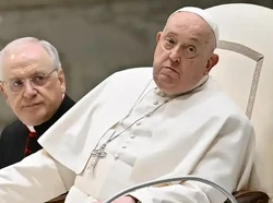 Paus Fransiskus Serukan Perdamaian Dunia dari Ranjang Rumah Sakit