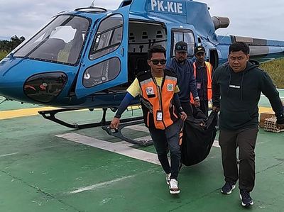 Jenazah Pendaki Puncak Carstensz Dievakuasi