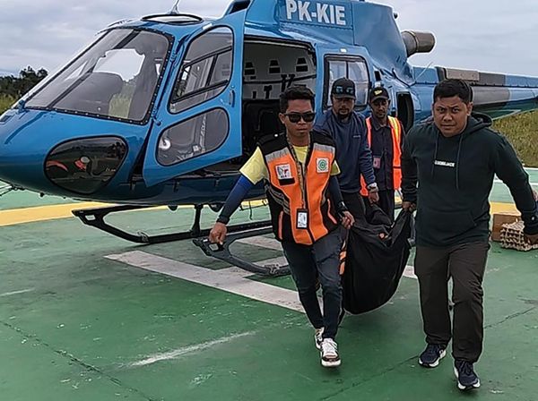 Jenazah Pendaki Puncak Carstensz Dievakuasi