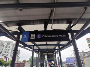 Terjawab! Ini Alasan DMasiv Beli Nama Halte TransJakarta Petukangan Terjawab! Ini Alasan DMasiv Beli Nama Halte TransJakarta Petukangan
