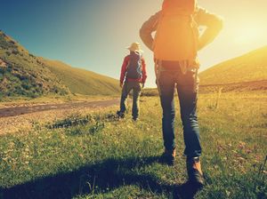 Konyol, Turis Mendaki Gunung Yotei Cuma Pakai Celana Pendek Konyol, Turis Mendaki Gunung Yotei Cuma Pakai Celana Pendek