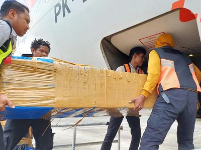 Jenazah 2 Pendaki yang Tewas di Carstenz Diterbangkan ke Jakarta