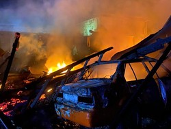 Rumah di Tomoni Luwu Timur Terbakar gegara Korsleting, 1 Mobil-2 Motor Hangus