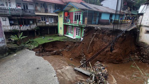 Kondisi Kampung Pensiunan Puncak Usai Diterjang Banjir Bandang