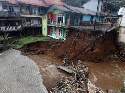 Kondisi Kampung Pensiunan Puncak Usai Diterjang Banjir Bandang