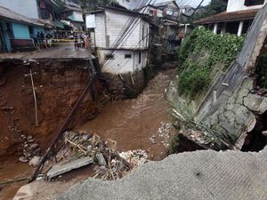 Tanggap Darurat Bencana di Bogor, Jembatan Putus Bakal Dipasangi Bailey