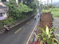 Tebing Longsor di Jalan Raya Puncak Semalam, Begini Kondisinya Kini