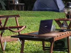 Unik! Laptop Lenovo Ini Bisa Dicas Pakai Tenaga Surya