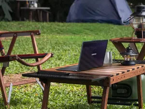 Unik! Laptop Lenovo Ini Bisa Dicas Pakai Tenaga Surya Unik! Laptop Lenovo Ini Bisa Dicas Pakai Tenaga Surya