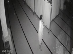 2 Pria di Luwu Timur Bobol Kotak Amal Masjid Raya At-Taqwa Terekam CCTV