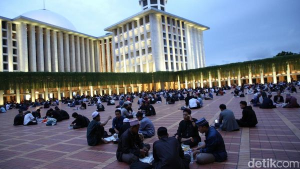 Masjid Istiqlal Sediakan 4.000 Porsi Makanan untuk Buka Puasa