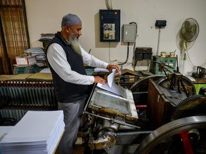 Mengintip Pembuatan Al-Quran Braille di Bandung