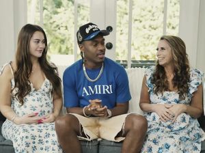 YouTuber Amerika Ngaku Hamili Pacar dan Ibunya, Langsung Dapat Kecaman YouTuber Amerika Ngaku Hamili Pacar dan Ibunya, Langsung Dapat Kecaman
