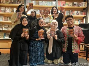 8 Penulis Lintas Genre Kolaborasi di Kedai Kopi dan Rahasia 8 Penulis Lintas Genre Kolaborasi di Kedai Kopi dan Rahasia