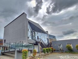 Masjid Salman Rasidi yang Berkonsep Lumbung Padi di Soreang