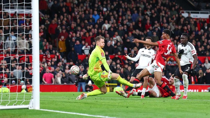 MANCHESTER, ENGLAND - MARCH 2: Chido Obi-Martin of Manchester United misses a chance during the Emirates FA Cup Fifth Round match between Manchester United and Fulham at Old Trafford on March 2, 2025 in Manchester, England. (Photo by Robbie Jay Barratt - AMA/Getty Images)