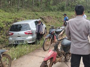 Diduga Mengantuk, Sopir Grand Livina Tabrak Pemotor hingga Tewas di Mura