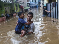 Update Banjir Jakarta: 62 RT Terendam, Paling Tinggi Hampir 4 Meter