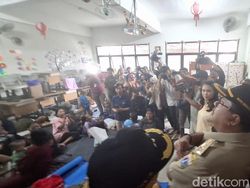 Video Wagub Rano Karno Tinjau Banjir di Kebon Pala Jaktim