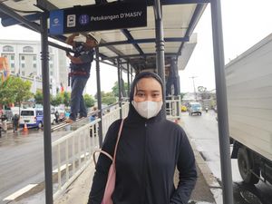 Warga Kaget Halte Petukangan Utara Jadi Petukangan DMASIV: Kirain Editan Warga Kaget Halte Petukangan Utara Jadi Petukangan DMASIV: Kirain Editan