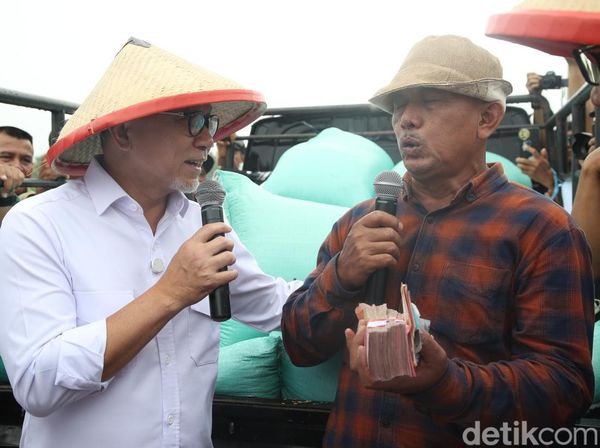 Zulhas Borong Gabah Petani Saat #DemiIndonesia Mandiri Pangan di Ngawi