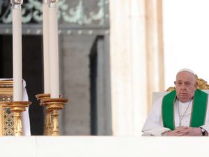 Dunia Hari Ini: Kesehatan Paus Kembali Mengalami Kemunduran