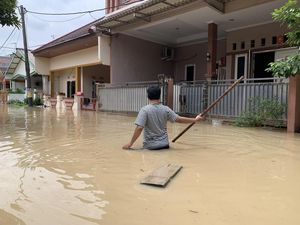 Cerita Warga Bekasi Rumahnya Terendam Banjir 1 Meter Seperti pada 2020