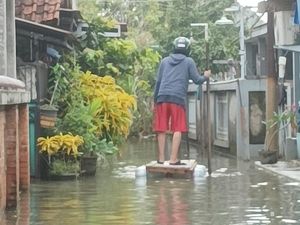Diguyur Hujan Semalaman, Permukiman di Tanah Baru Depok Banjir
