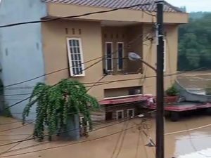 Rumah Kena Banjir Bisa Ditanggung Asuransi? Rumah Kena Banjir Bisa Ditanggung Asuransi?