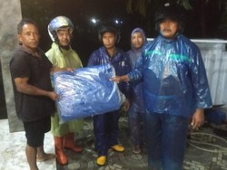 Polresta Bogor Kota Bantu Warga Terdampak Banjir dan Longsor di Cipaku