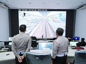 Dirgakkum Korlantas Cek Imbas Banjir di Bekasi Barat, Bantu Urai Kepadatan Lalin