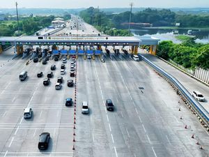 Video: Diskon Tarif Tol 20% Arus Mudik dan Balik Lebaran Video: Diskon Tarif Tol 20% Arus Mudik dan Balik Lebaran