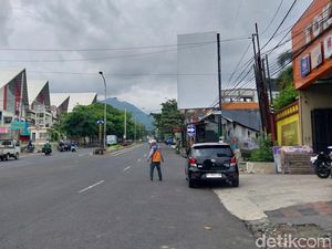 Pemkot Batu Kebut Perbaikan Jalan untuk Persiapan Idul Fitri Pemkot Batu Kebut Perbaikan Jalan untuk Persiapan Idul Fitri