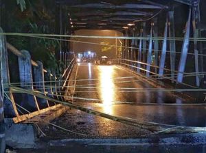 Luapan Air Cicangor-Cibeet Putuskan Akses-Rendam Pemukiman di Karawang Luapan Air Cicangor-Cibeet Putuskan Akses-Rendam Pemukiman di Karawang