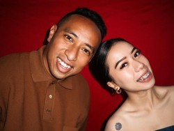 Gombal Versi Cewek dari Jentik Manis Lewat Lagu Ngemil