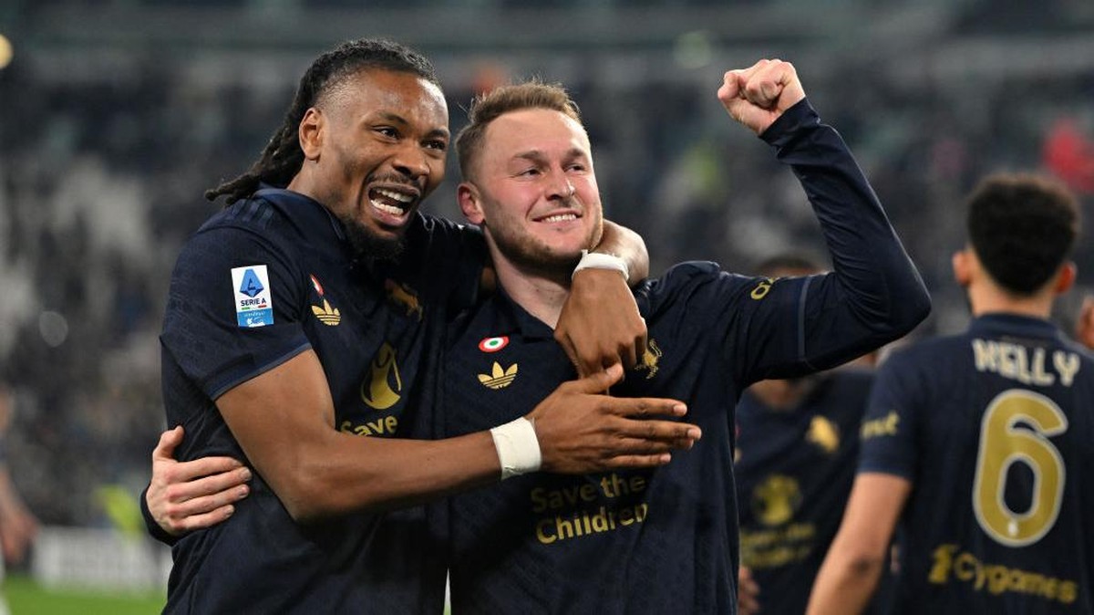 Teun Koopmeiners (kanan) ingin membayar kepercayaan Juventus usai dibeli mahal dari Atalanta (Foto: Juventus FC via Getty Images/Chris Ricco - Juventus FC)
