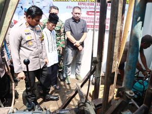 Kapolres Kediri Beri Bantuan Sumur Bor untuk Musala Dusun Kemirahan Kapolres Kediri Beri Bantuan Sumur Bor untuk Musala Dusun Kemirahan