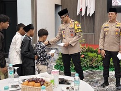 Polres Trenggalek Buka Puasa dan Berbagi Rezeki Bareng Anak Yatim Piatu