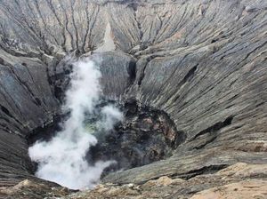 Kawah Asteroid Tertua Dunia Teridentifikasi, Diduga Ubah Iklim Bumi Kawah Asteroid Tertua Dunia Teridentifikasi, Diduga Ubah Iklim Bumi