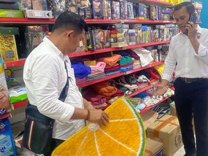 Heboh Keset Bertuliskan Ayat Al-Quran di Inhil, Polisi Turun Tangan Heboh Keset Bertuliskan Ayat Al-Quran di Inhil, Polisi Turun Tangan