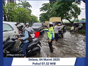 Sejumlah Jalan Arteri di Jakarta Macet Imbas Tergenang Banjir