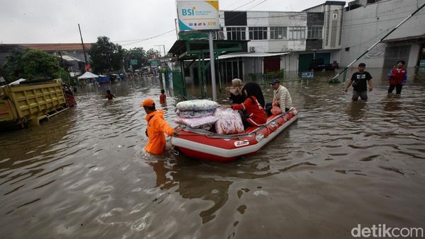 Lalu Lintas Terputus Akibat Banjir di Jurangmangu, Tangsel