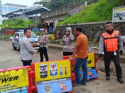 Longsor Tutup Akses ke Stasiun Batutulis, Polresta Bogor Rekayasa Arus Lalin