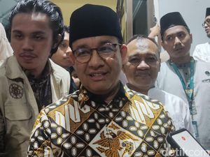 Anies Ceramah di Masjid UGM, Singgung Makan Bergizi Gratis